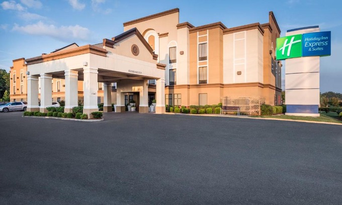 Grenada Hotel | Holiday Inn Express & Suites - Grenada by IHG