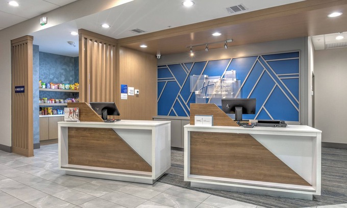 Plano Hotel | Holiday Inn Express & Suites Dallas – Plano North by IHG