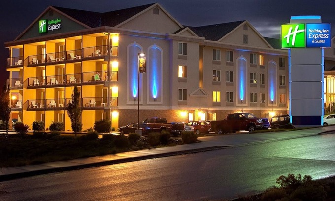 South Richland Hotel | Holiday Inn Express & Suites Richland by IHG