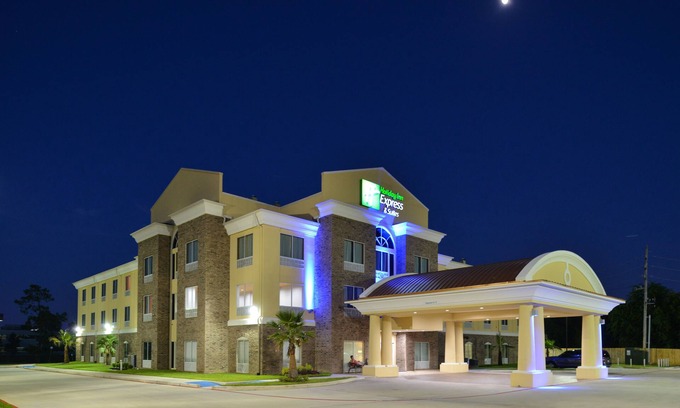 Tomball Hotel | Holiday Inn Express & Suites Houston NW - Tomball Area by IHG