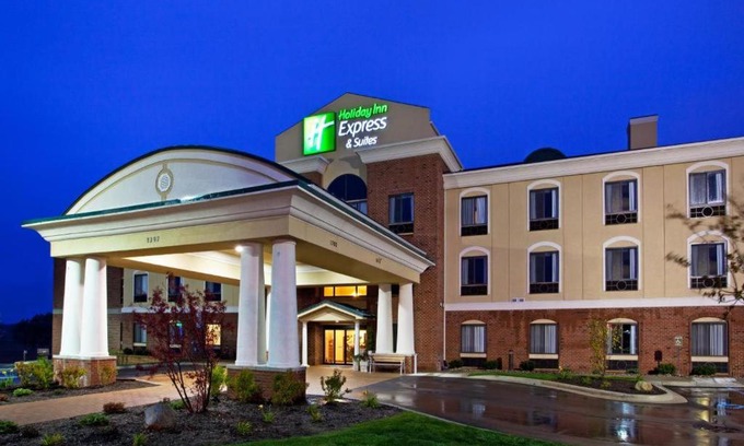 Troy Hotel | Holiday Inn Express & Suites