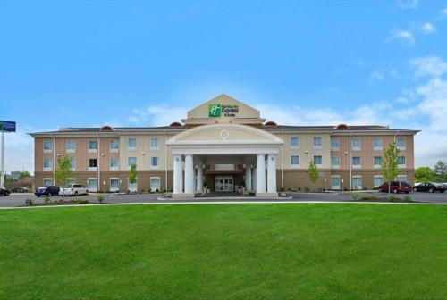 Utica Hotel | Holiday Inn Express & Suites Utica by IHG