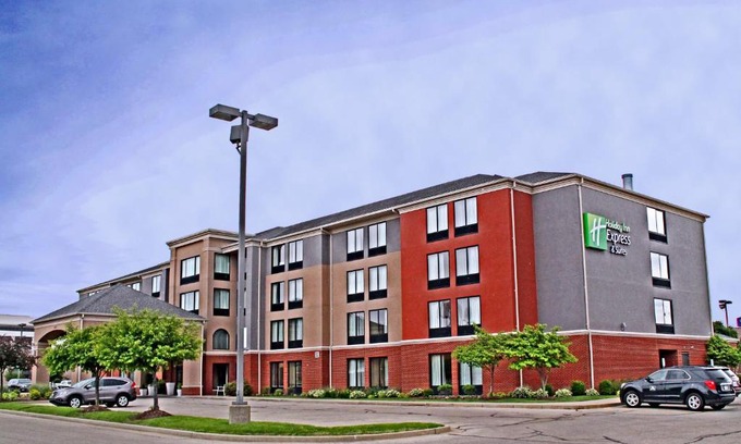 Cape Girardeau Hotel | Holiday Inn Express Hotel & Suites Cape Girardeau I-55 by IHG