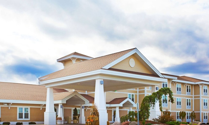 Iron Mountain Hotel | Holiday Inn Express Hotel & Suites Iron Mountain by IHG