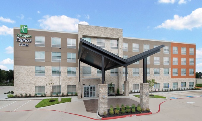 Missouri City Hotel | Holiday Inn Express & Suites Sugar Land SE - Missouri City by IHG