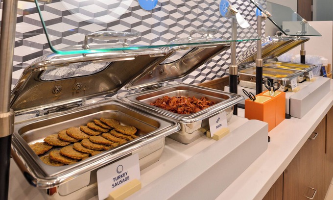 Stevensville Hotel | Holiday Inn Express & Suites Stevensville Benton Harbor by IHG