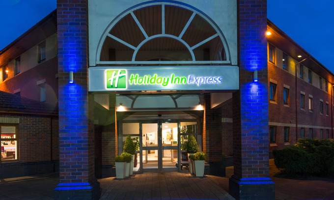Longbridge Hotel | Holiday Inn Express Warwick - Stratford-upon-Avon by IHG