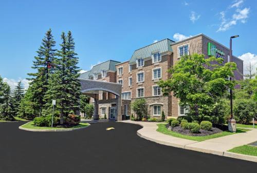 Whitby Hotel | Holiday Inn Express Whitby Oshawa by IHG