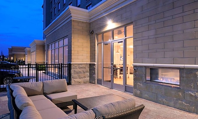 Farmington Hills Hotel | Holiday Inn Hotel & Suites Farmington Hills - Detroit NW by IHG