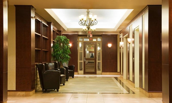 Lloydminster Hotel | Holiday Inn Hotel & Suites Lloydminster by IHG