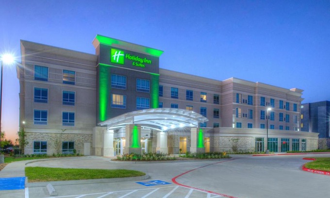 Katy Hotel | Holiday Inn Hotel & Suites - Houston West - Katy Mills by IHG