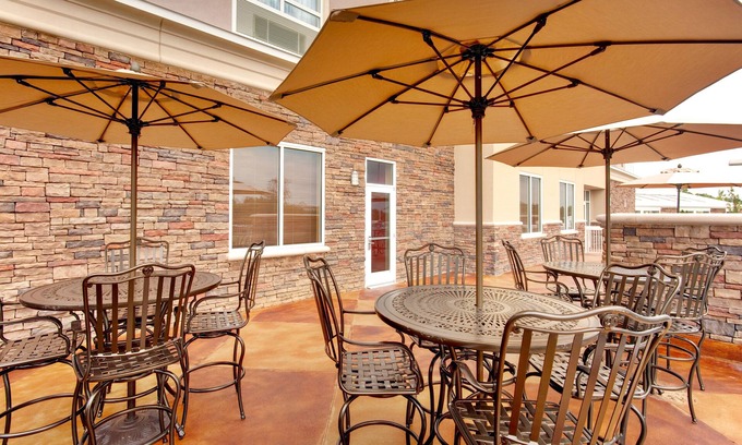 Ellendale Hotel | Holiday Inn Hotel & Suites Memphis - Wolfchase Galleria by IHG