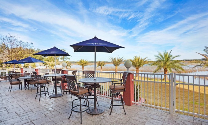 Beaufort Hotel | Holiday Inn Hotel & Suites Beaufort at Highway 21 by IHG