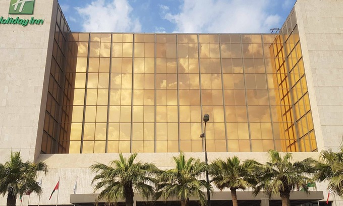 Farwaniya Hotel | Holiday Inn Kuwait Al Thuraya City by IHG
