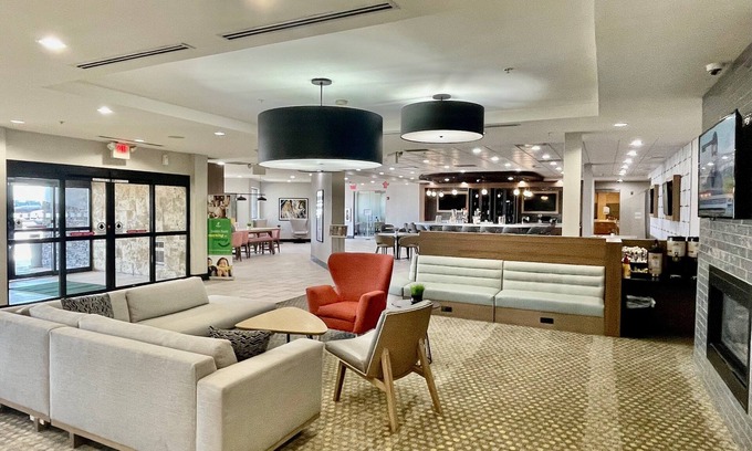Kulpsville Hotel | Holiday Inn Lansdale - Hatfield by IHG