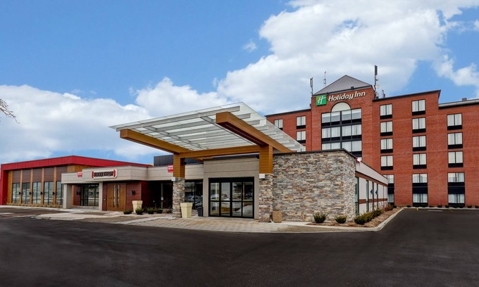 Gateway Hotel | Holiday Inn Mississauga Toronto West by IHG