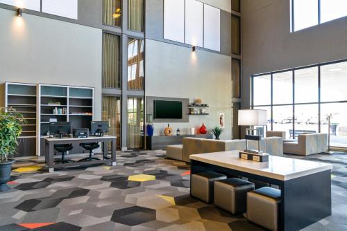 Morgantown Hotel | Holiday Inn Morgantown - Reading Area by IHG