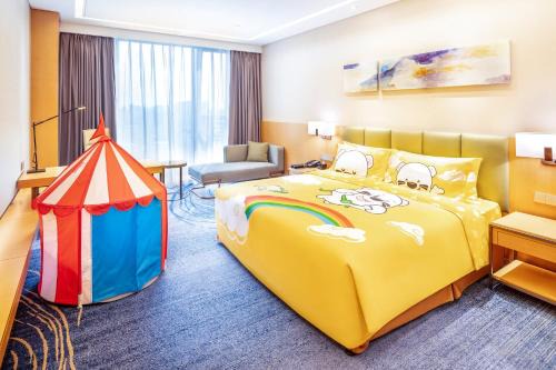Shizhong District Hotel | Holiday Inn Neijiang Riverside by IHG