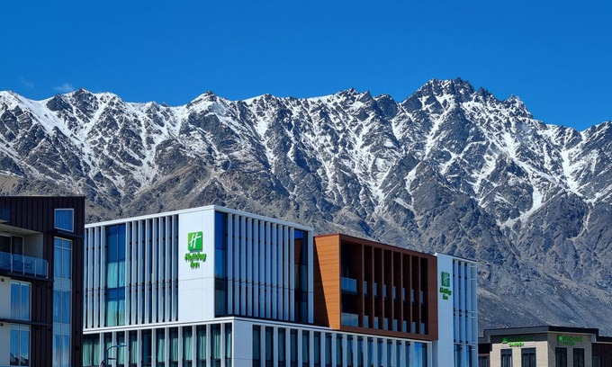 Frankton Hotel | Holiday Inn Queenstown Remarkables Park by IHG