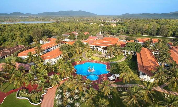 Cavelossim Resort | Holiday Inn Resort Goa by IHG