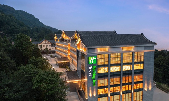 Mingshan District Hotel | Holiday Inn Resort Mengding Mountain by IHG