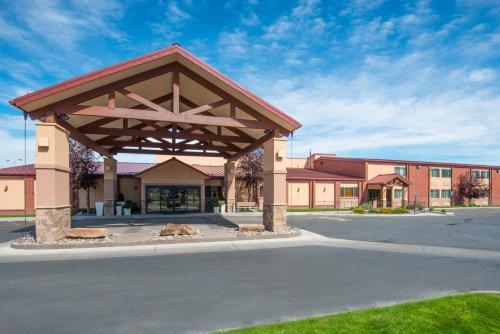 Riverton Hotel | Holiday Inn Riverton-Convention Center by IHG