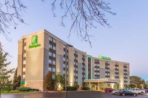 Rockford Hotel | Holiday Inn Rockford by IHG