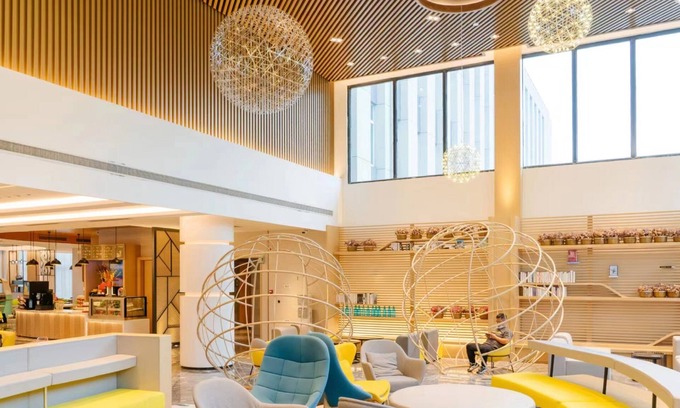 Pudong Hotel | Holiday Inn Shanghai Dishui Lake by IHG