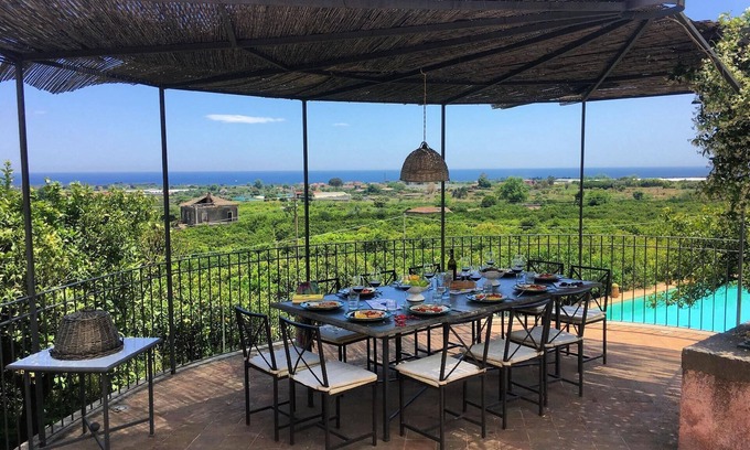 Fiumefreddo di Sicilia House | Holiday house Fiumefreddo di Sicilia for 1 - 10 persons with 6 bedrooms - Holiday home
