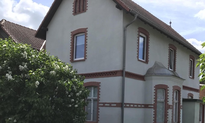 Ducherow Apartment | Holiday lilac hedge, welcome! New cozy apartment