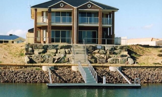 Wallaroo House | HOLIDAY ON THE MARINA free WIFInIdeal for 2 families or maximum 8 adults