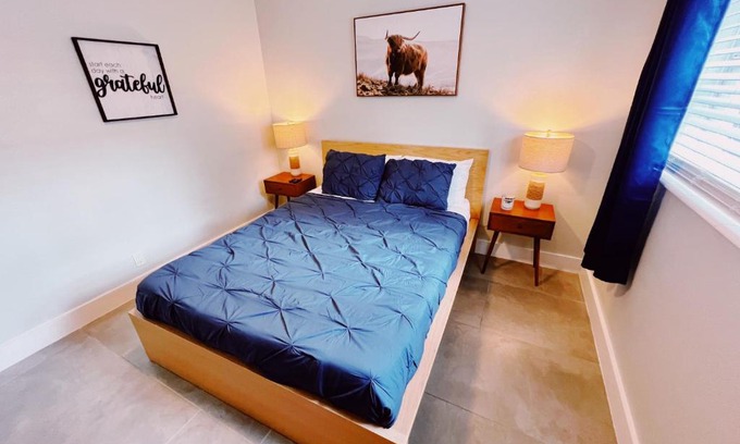 Victoria Park Apartment | Holiday Park Apartments by Lowkl