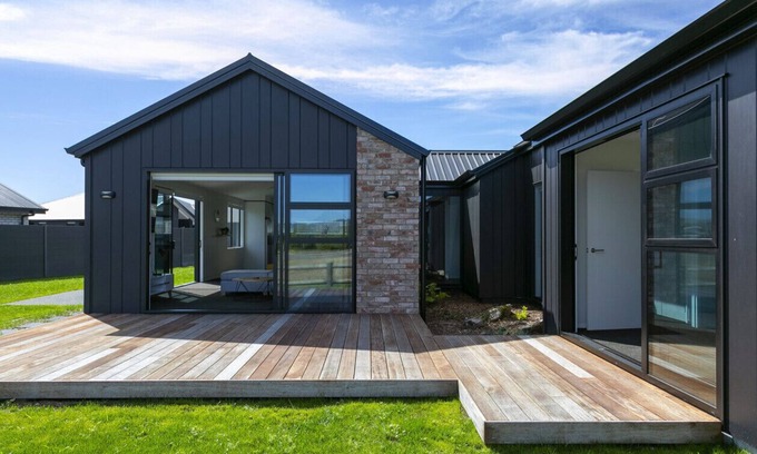 Wharewaka House | Holiday Pavilion in Taupo