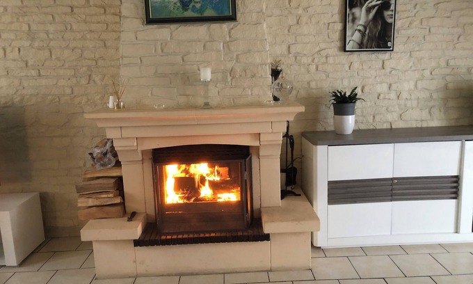 Saint-Martin-Longueau House | Holiday rental of a large fully equipped house.