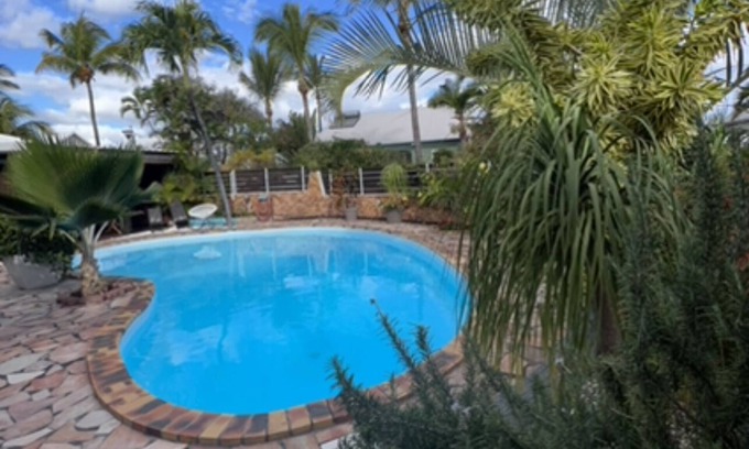 Etang Sale Les Bains Villa | Holiday Rental in quiet location