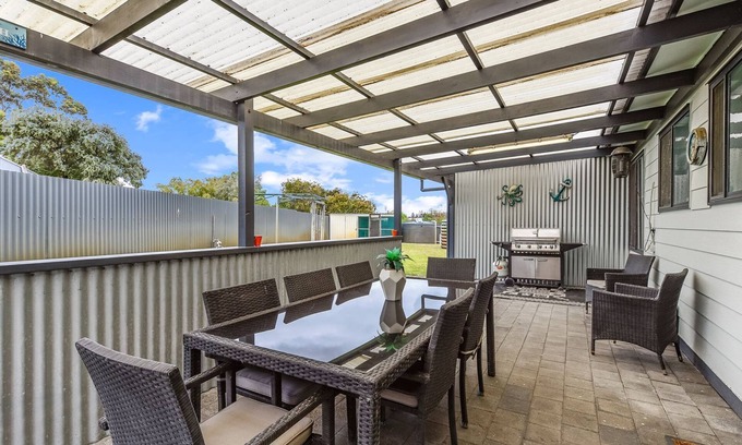 Lacepede House | Holiday Rental - 33 Janet Street, Kingston SE