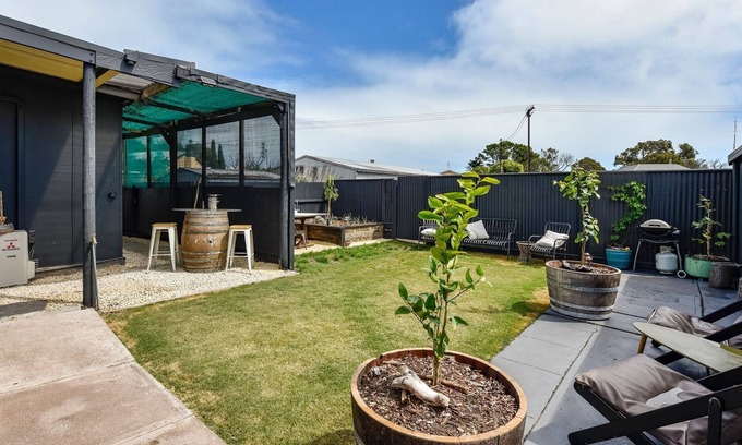 Lacepede House | Holiday Rental - 59 James Street Kingston