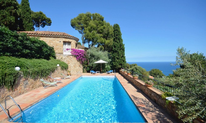 Aiguablava House | Holiday rental villa with swimming pool in Begur, Aiguablava