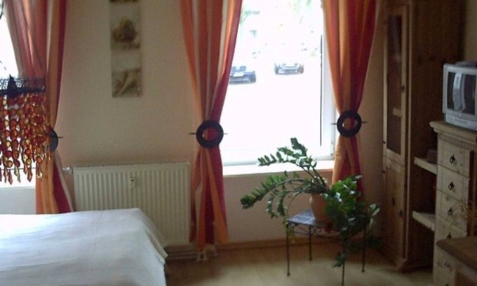 Stralsund Apartment | Holiday Room I - Holiday Room Zur Quelle