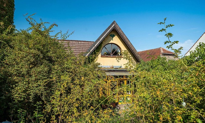 Zempow Apartment | Holiday Studio 'Im Haus Ginkgo' with Shared Pool, Shared Garden and Wi-Fi