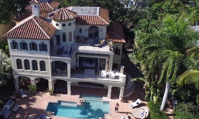 Bay Isle House | Holiday Sunshine Savings: Luxurious Waterfront Retreat minutes from beach