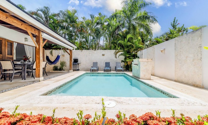La Iglesia House | Holiday Villa - 3 Bedrooms A/C -2 Bathrooms-Private Pool-Garden-300M POPY Beach