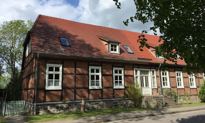 Ivenack Apartment | Holidays on Lake Ivenacker - cosiness in the attic with a view of the park