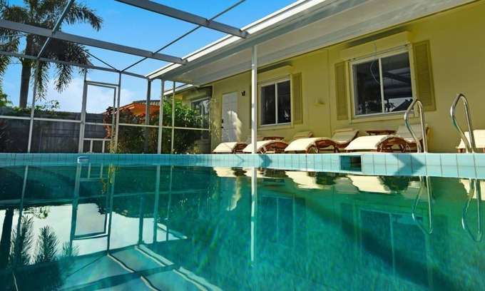 Coral Ridge Isles House | Holidays Sale | 20-40% discounts | Private Pool | Beach 4min | Foosball