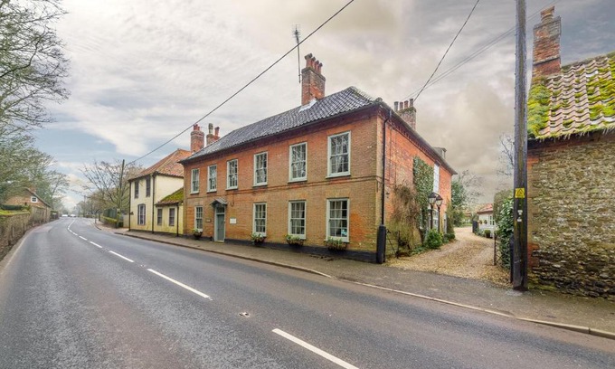 Docking House | Holland House 10