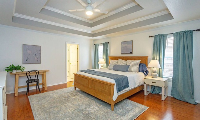 Weatherford House | Holland Lakes Cozy Family Home