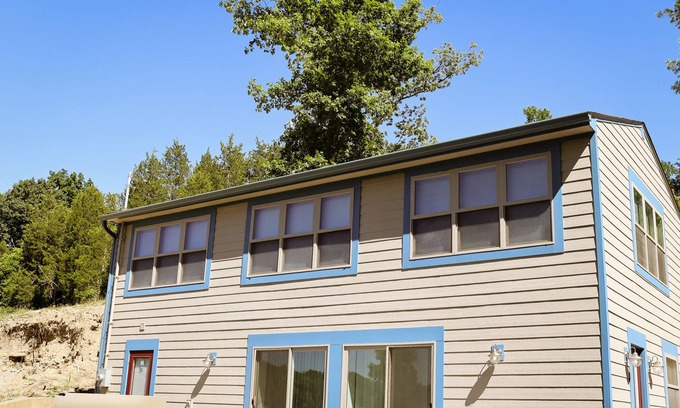 Williamstown House | Holland Lakeside Retreat located on Williamstown Lake