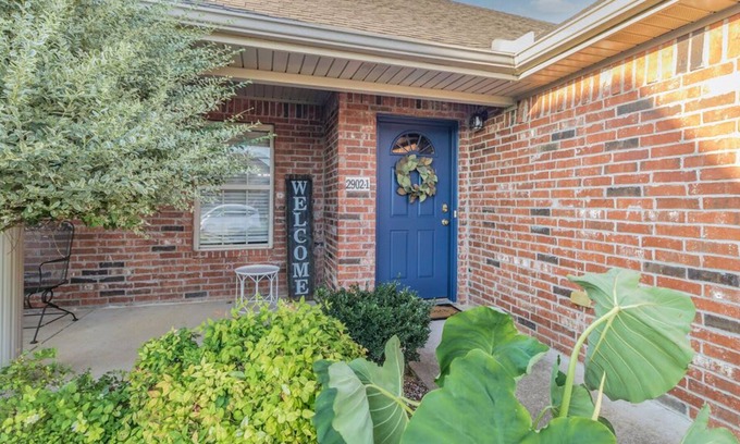 Bentonville House | Holler Hideaway 1 Sum