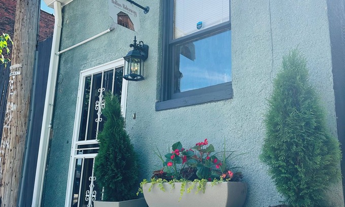 Downtown Baltimore Apartment | Hollins Hideaway: A Cozy Retreat
