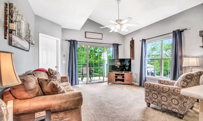 Branson Condo | Hollowed Branch Hideaway by RedAwning